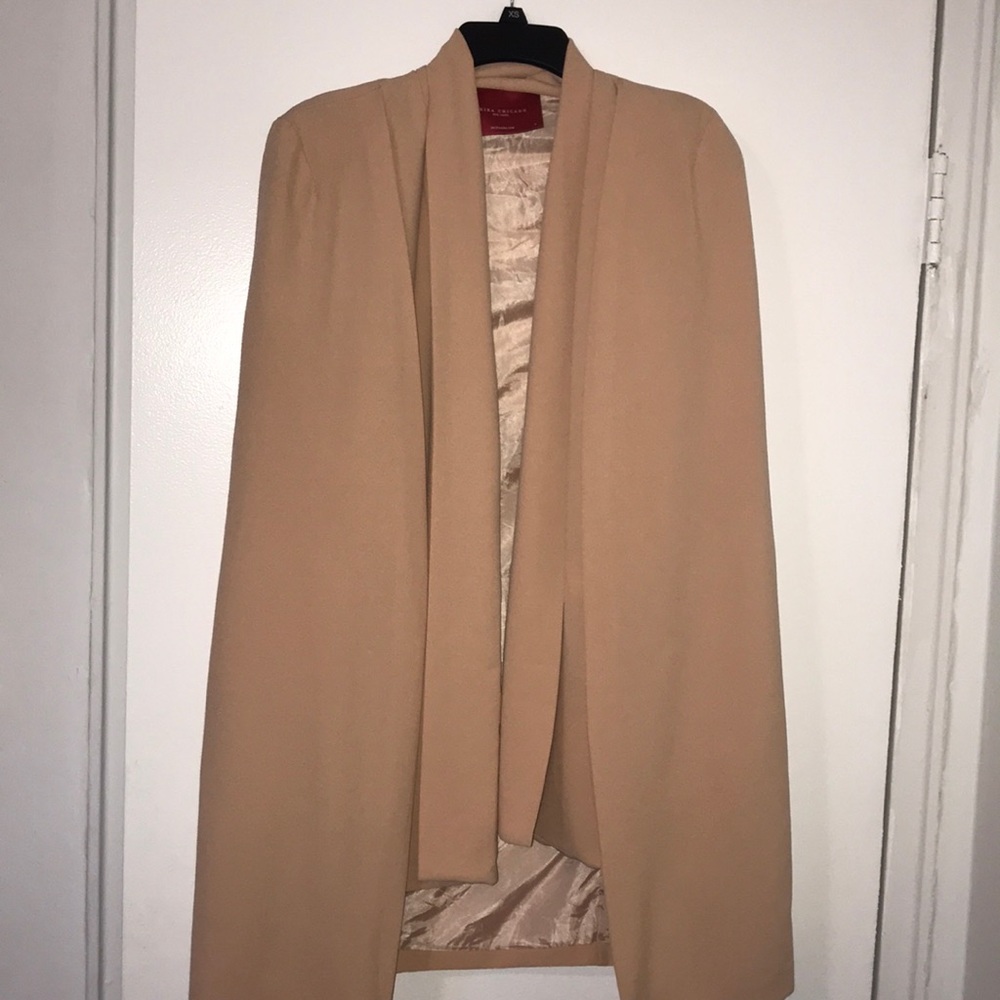 Akira cream cape